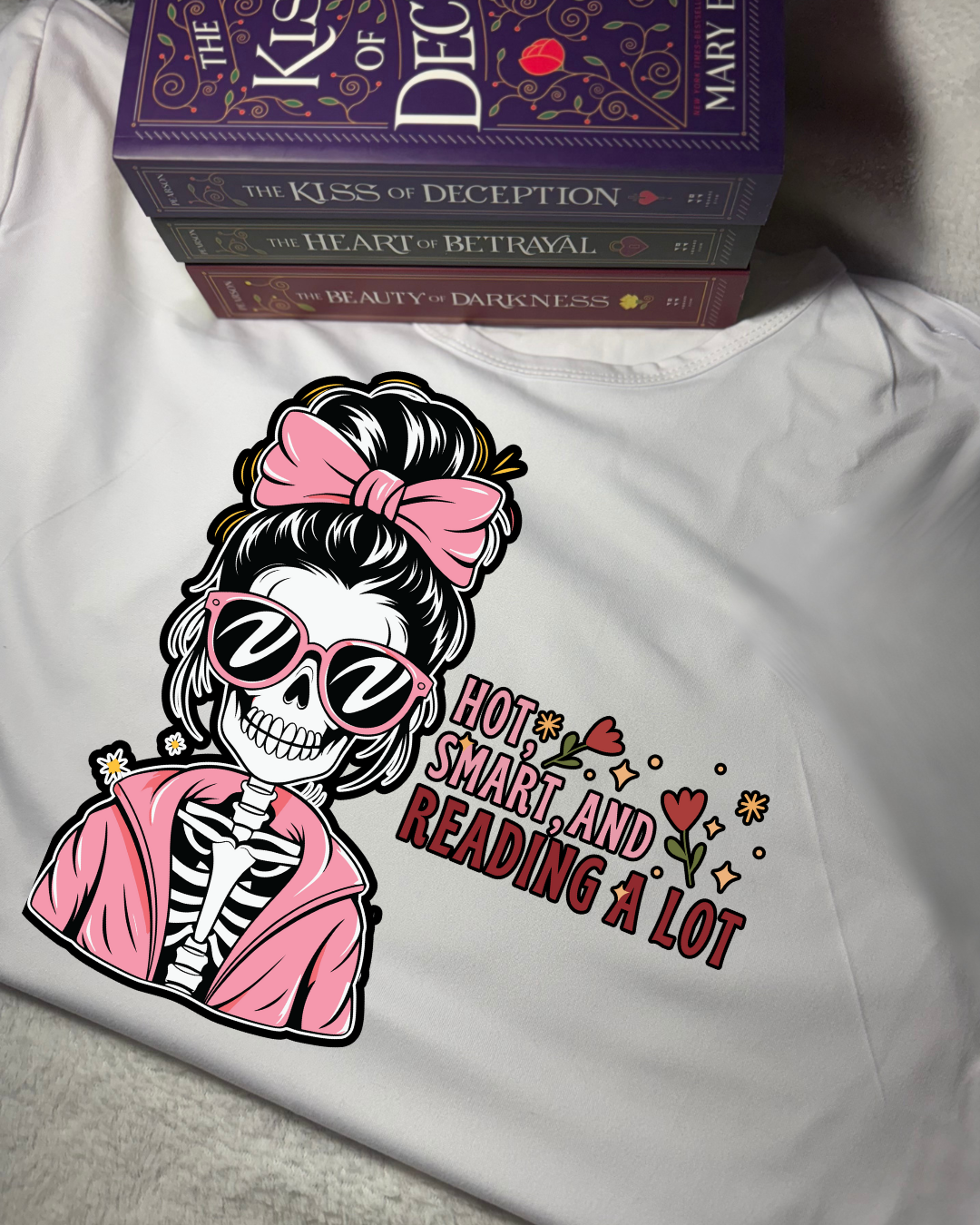 Women Short Sleeve - T Shirt - Original - Hot, Smart and Reading a lot